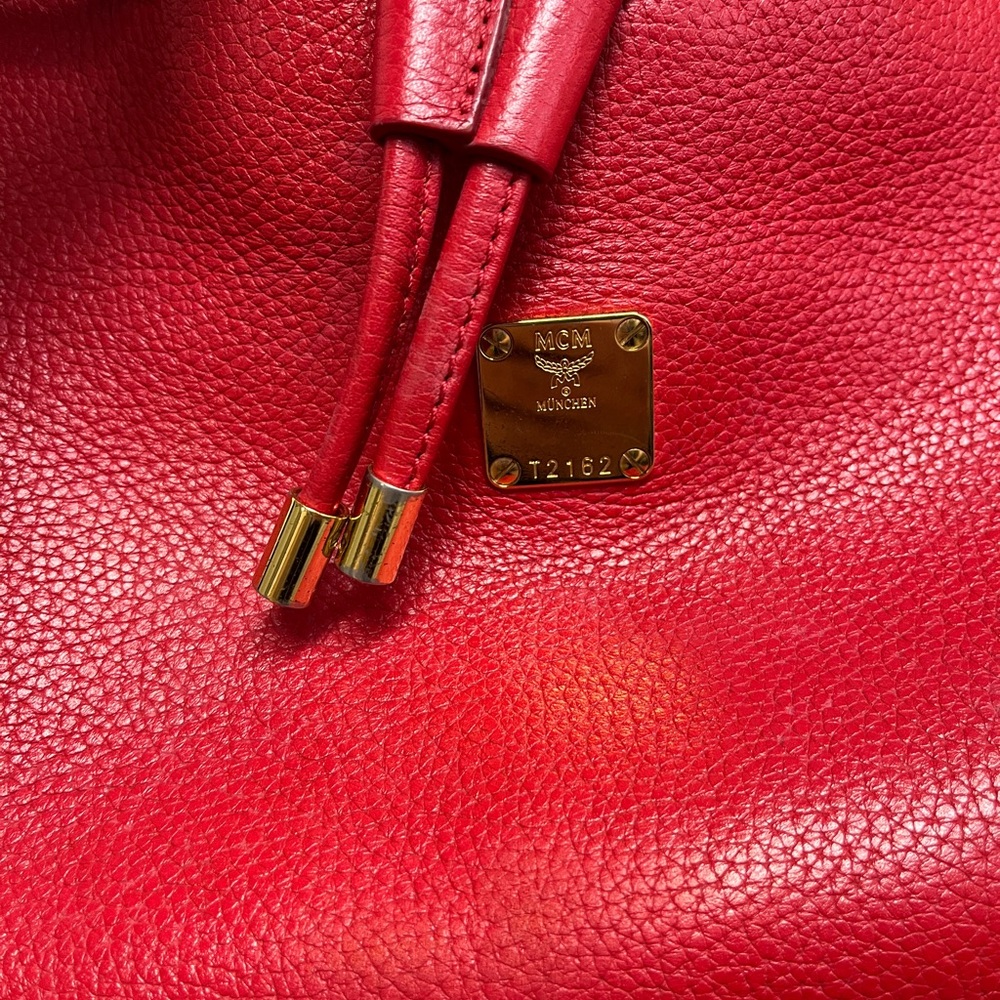 MCM,EUC,Red Pebbled Leather Shoulder Bag with Gold Accents, COA, 11.5x8.5x4”❤️!! - Picture 4 of 16